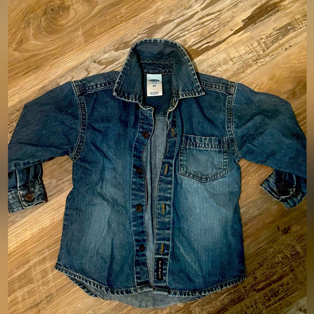 Jean boys button up shirt. Size 2 toddler. 😊Adorable.